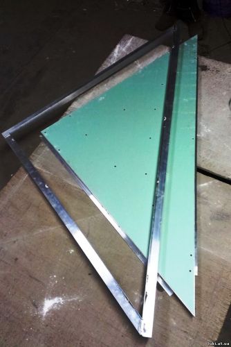 Алюминиевый треугольный люк в потолок под покраску 125х125х190 см